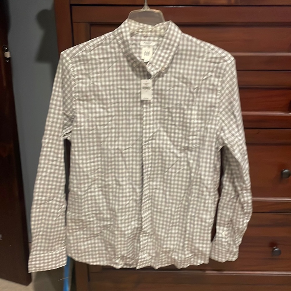 NWT standard fit stretch casual button down